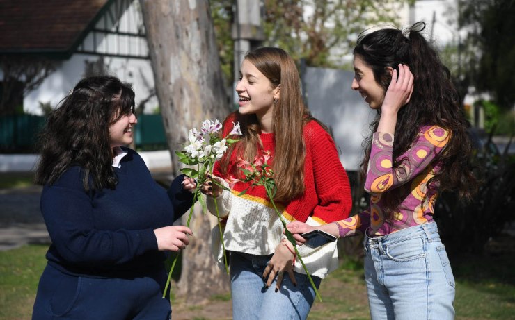 Estudiantes se preparan para festejar un Día de la Primavera con menos restricciones