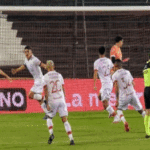 Ganó Huracán en el último partido sin público