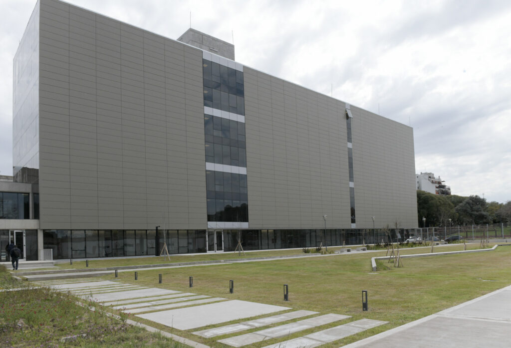 El Archivo General de la Nación atenderá por primera vez en su nueva sede de Parque Patricios