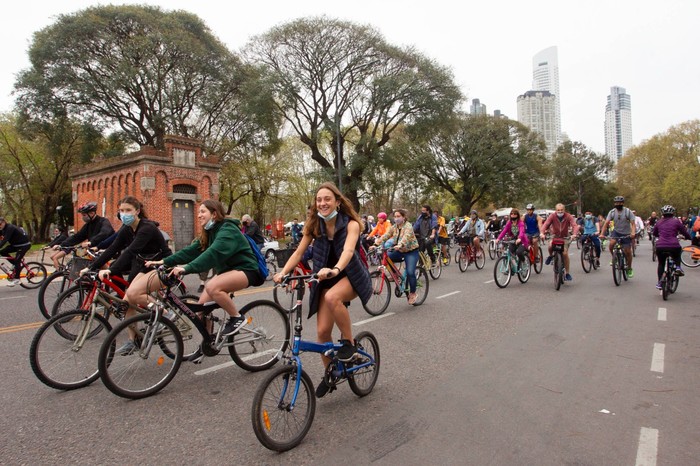En la vuelta de los eventos masivos, Ciudad organizó una bicicleteada con más de 500 vecinos en Puerto Madero