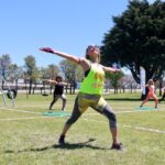 Plazas Activas ofrece clases gratuitas de gimnasia y yoga en los parques Saavedra y Mugica
