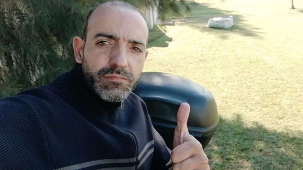 Un policía de la Ciudad y un motochorro murieron en Villa Tesei durante un asalto al efectivo porteño