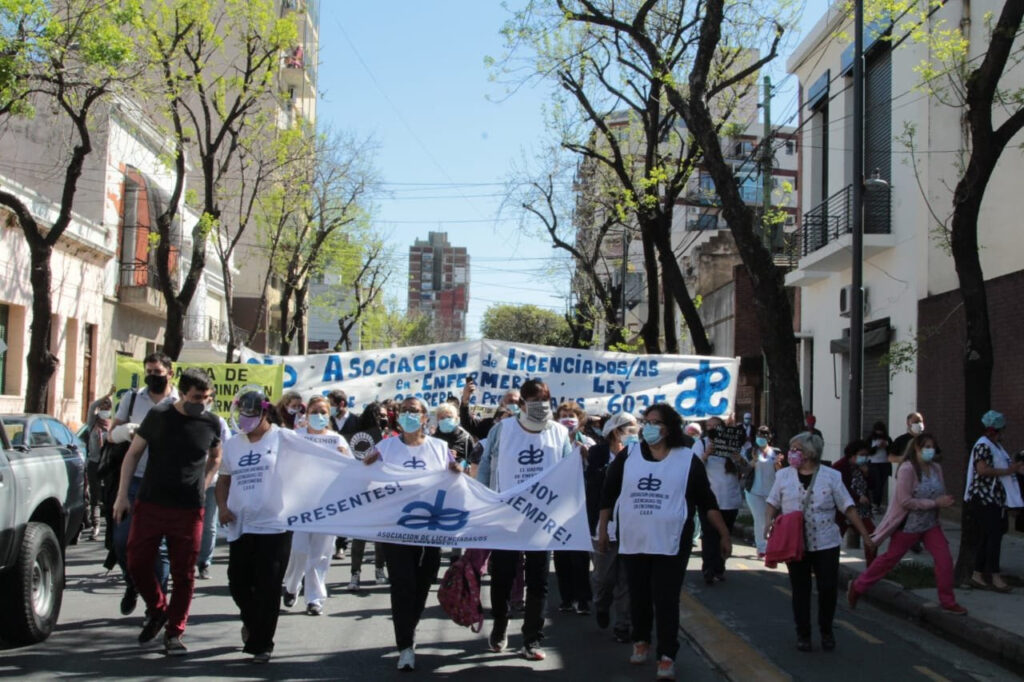 Entregarán más de 5.000 firmas en la Legislatura porteña por el reconocimiento profesional de la enfermería