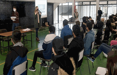 Taller sobre voto joven en Villa Lugano