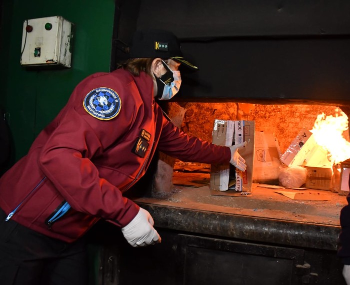 Quemaron en el Cementerio de Chacarita 163 kilos de marihuana, cocaína y otras drogas incautadas