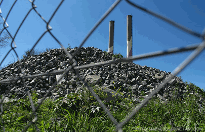  Una de cal y una de escombros*