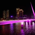 Iluminaron monumentos y fachadas porteñas de color rosa por la lucha contra el cáncer de mama