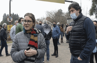 FDT: suspendieron el acto por lluvia pero los candidatos hablaron con vecinos de Lugano