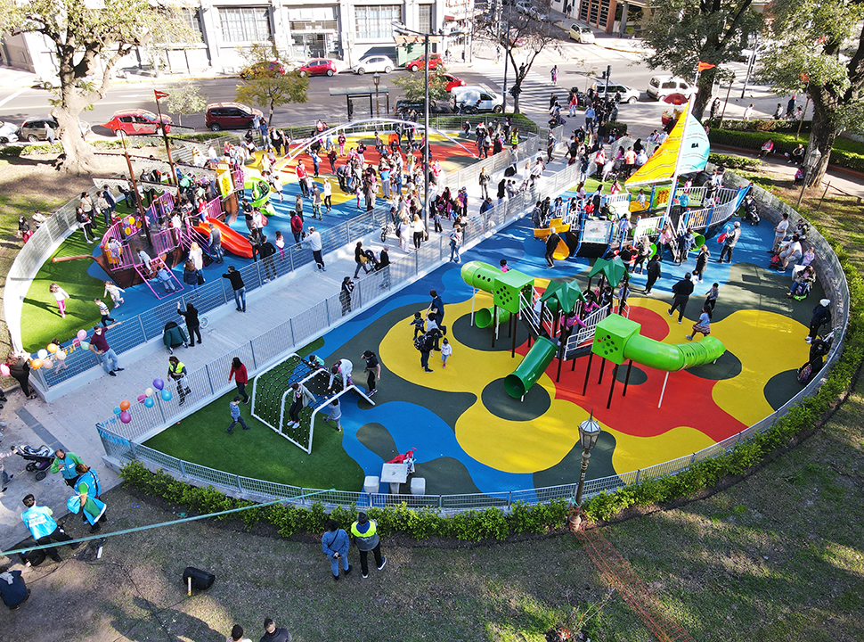 Nueve patios de juegos en ocho Comunas reabren renovados