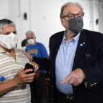 Carlos Heller se reunió con adultos mayores en la Vecinal de Saavedra