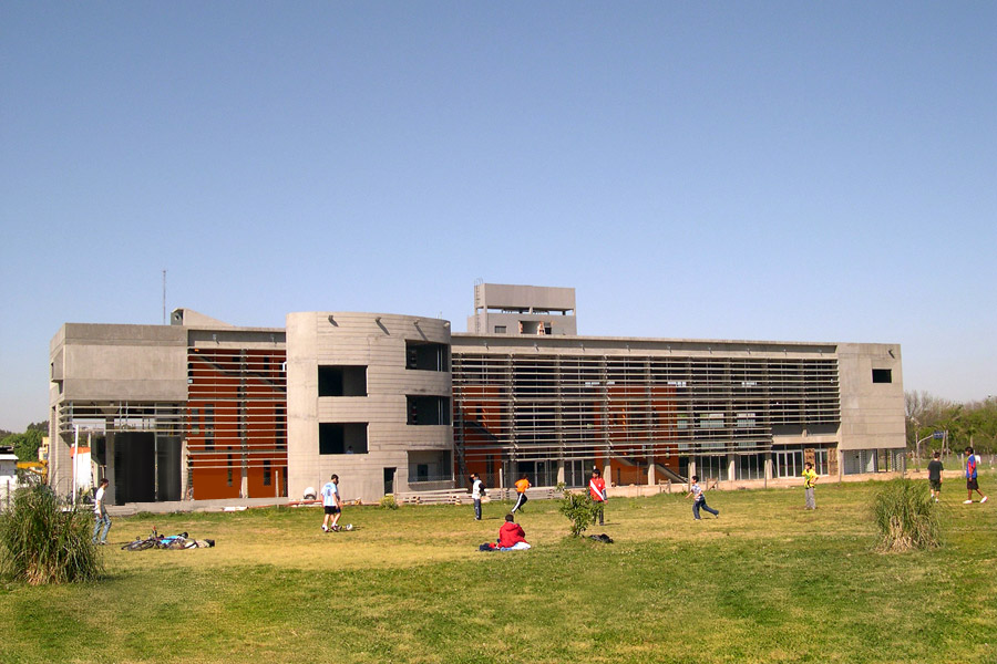 Confusión y crítica al Gobierno de la Ciudad en escuela de La Paternal tras reportar 34 casos de coronavirus