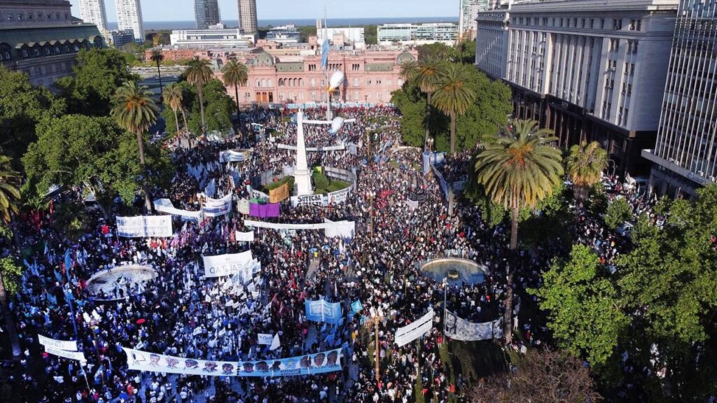 17 de octubre: en una Plaza de Mayo repleta, el peronismo celebró el Día de la Lealtad