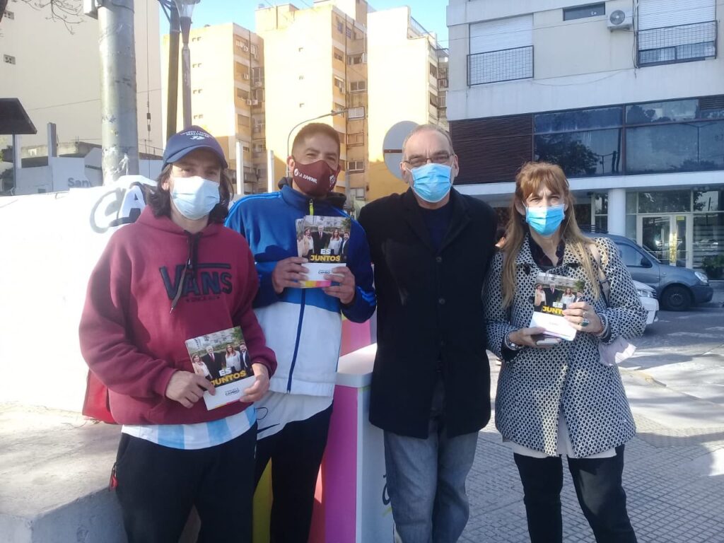 Fernando Iglesias repartió boletas junto a militantes en Saavedra