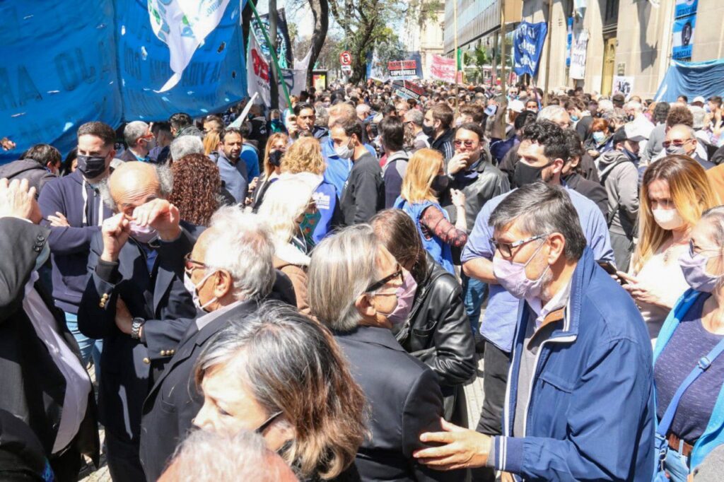 Legisladores y diputados presentes en la marcha contra la Ley que permite al TSJ recurrir fallos nacionales