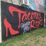 Un mural en Balbín y Goyeneche promociona el nuevo tema de Sebastián Yatra “Tacones Rojos”