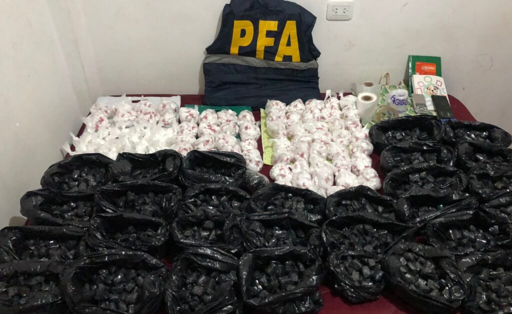Procesaron con prisión preventiva a 12 miembros de una organización que vendía droga en el Barrio 1-11-14