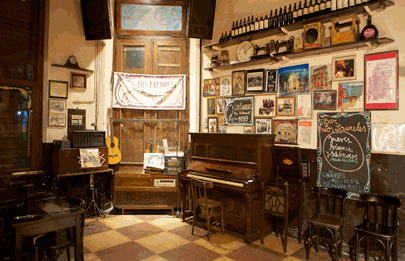 Reabre el Bar “Los Laureles” de Barracas