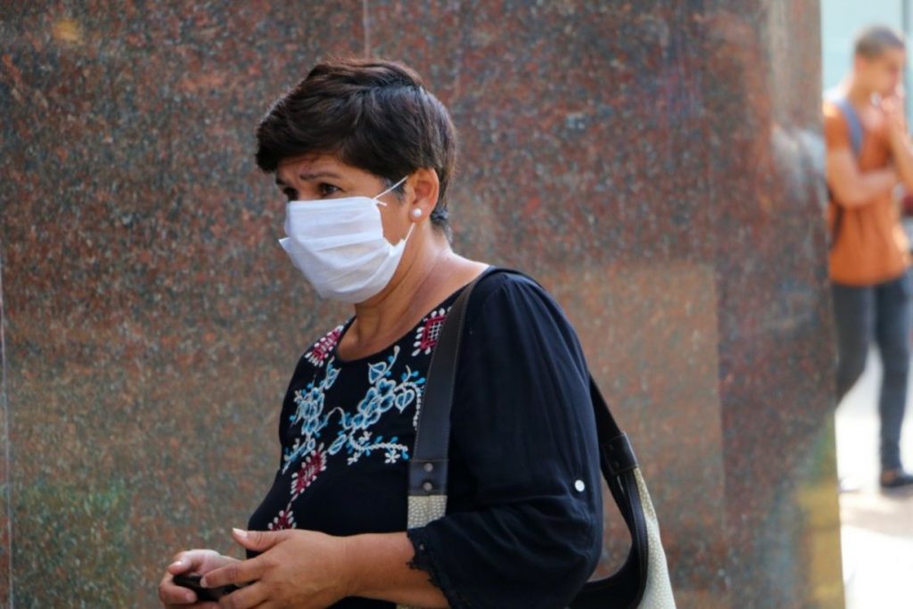 En la Ciudad, el tapaboca ya no será obligatorio al aire libre en lugares donde no haya concentración de personas
