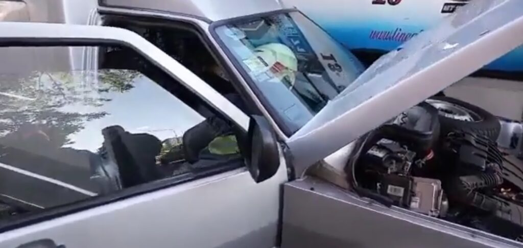 Chocaron una camioneta y un colectivo de la línea 71 en Donado y Congreso