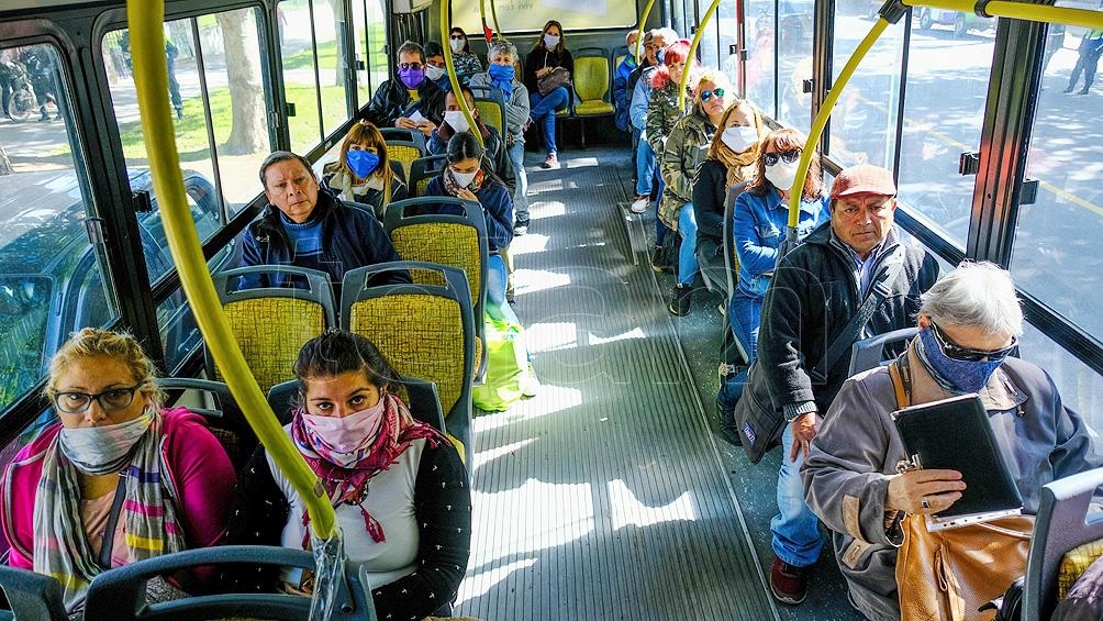 A partir de hoy no habrá límite de ocupación en el transporte público