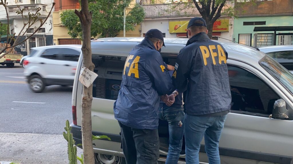 Tras allanamientos en Saavedra, Coghlan y Villa Crespo, detuvieron a un supuesto miembro de la “Mafia China”