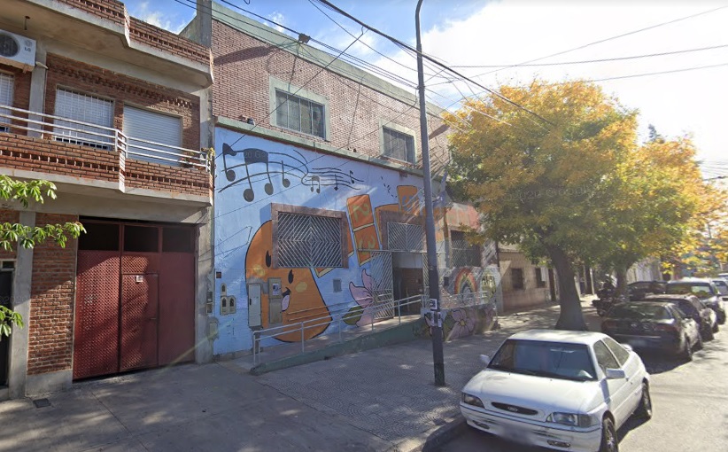 Proponen instalar reductores de velocidad frente a una escuela de Parque Avellaneda