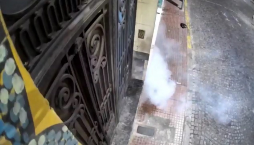 San Telmo: vecinos denuncian que les tiraron una bomba por quejarse de ruidos molestos