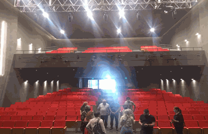 Medios barriales y centros comerciales se reunieron en el Cine El Plata