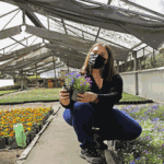 El orgullo de Parque Avellaneda su vivero que aporta flores a toda la ciudad