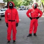 Se disfrazaron como los guardias de El Juego del Calamar y votaron en el Colegio Mater Ter Admirabilis de San Cristóbal