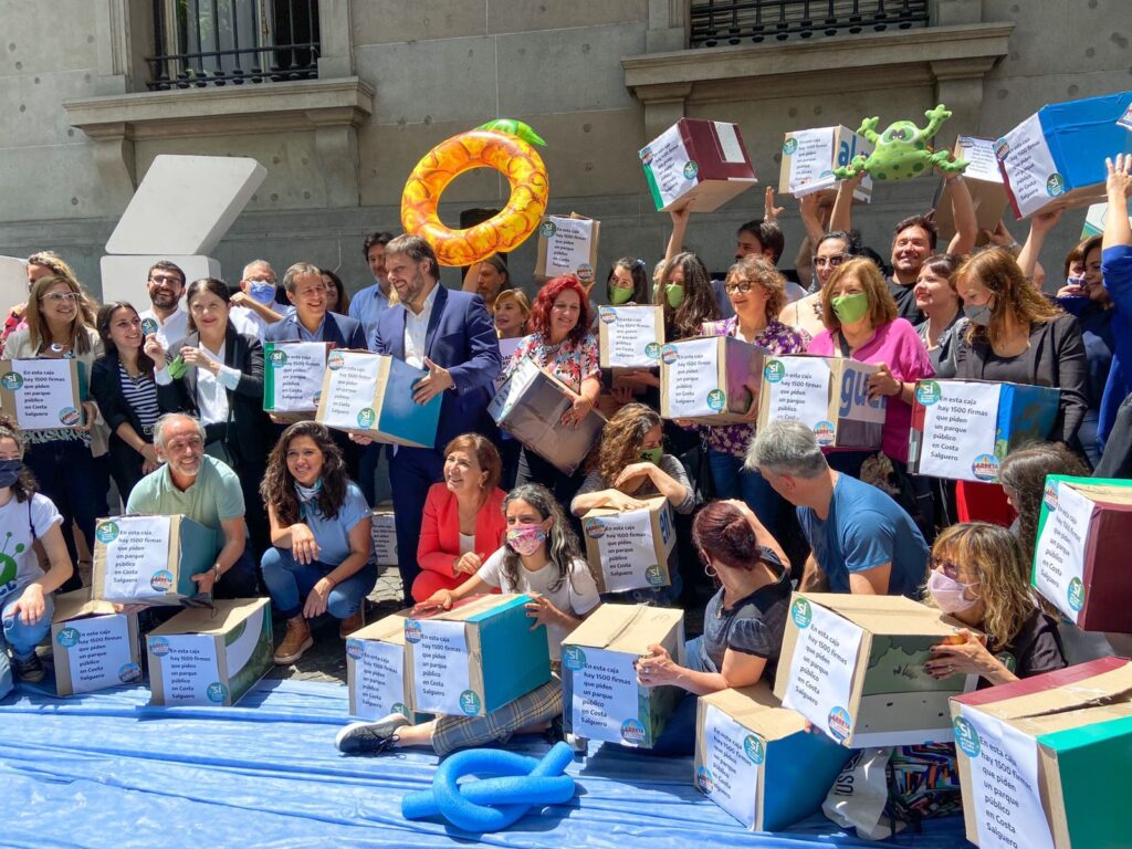 Presentaron más de 50 mil firmas por un parque público en Costa Salguero
