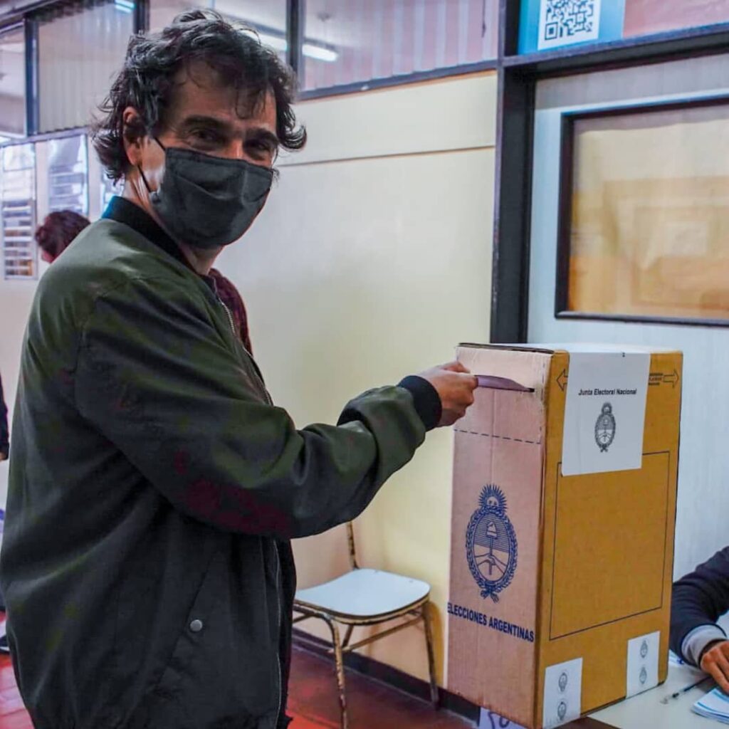 Frente de Izquierda: Gabriel Solano votó en el Instituto Ramón Falcón de Balvanera