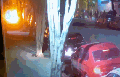 Ataque a edificio del diario Clarín con bombas molotov