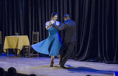 Así se baila el tango en el cine teatro El Plata