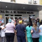 Paro en el Hospital Ramos Mejía por el despido de al menos cinco empleados contratados