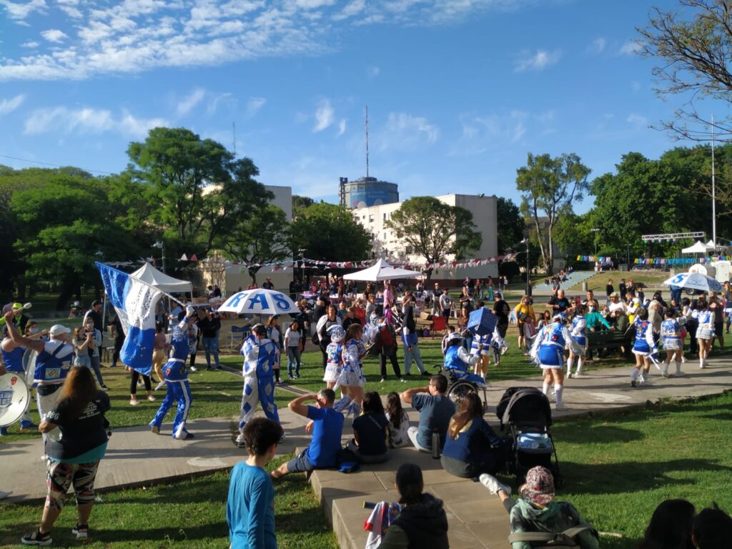 Villa Pueyrredón: murgas de Saavedra llenaron de música y color el Barrio San Martín durante un festival solidario