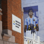 Edesur se sumó a los homenajes a Maradona