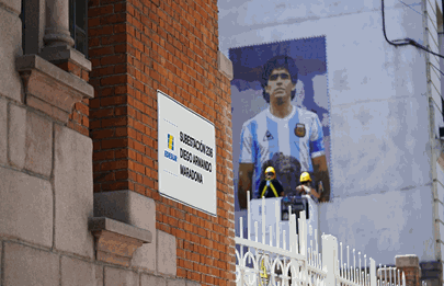 Edesur se sumó a los homenajes a Maradona