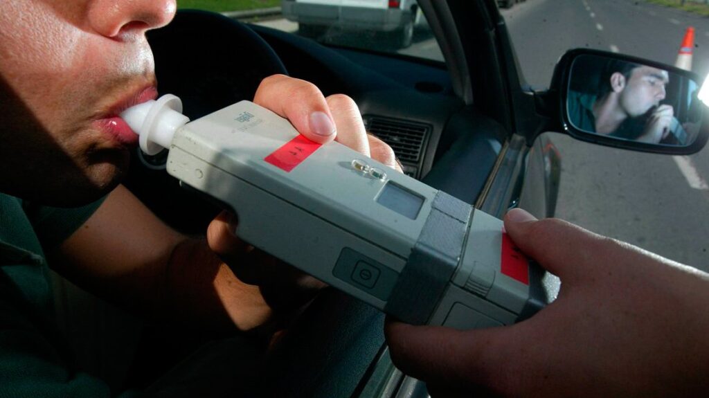 El Gobierno porteño propone inhabilitar la licencia de quienes den positivo en el test de alcoholemia