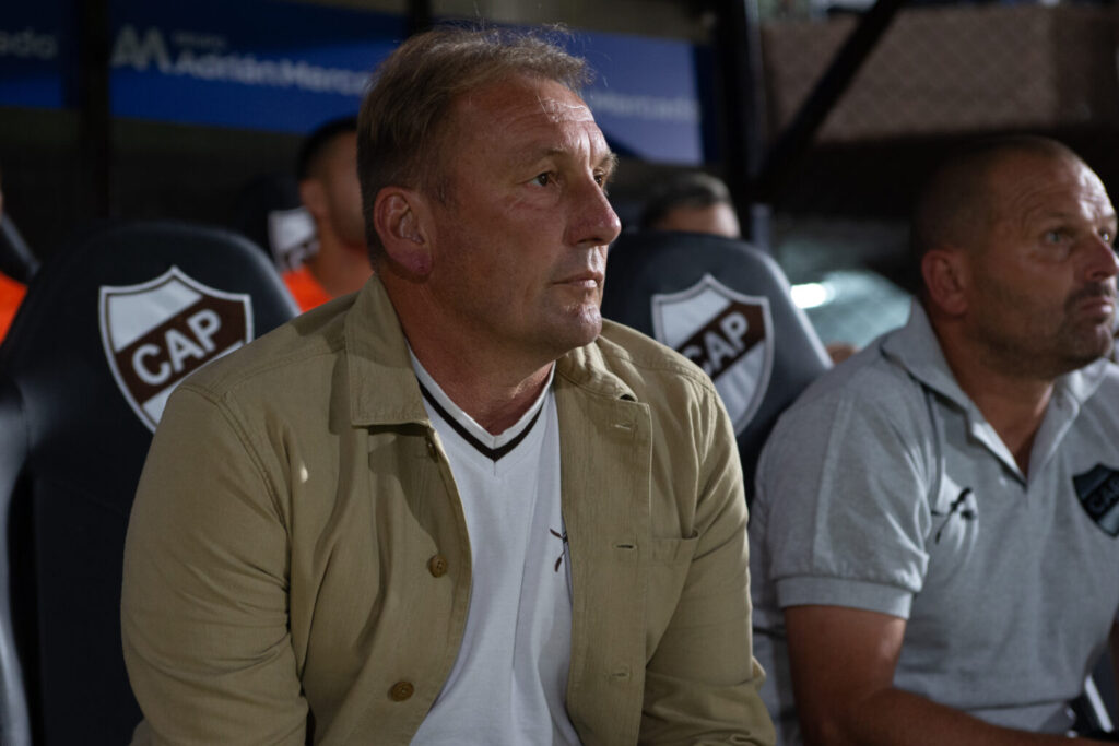Platense confirma que Claudio Spontón seguirá como DT hasta diciembre de 2022