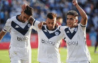 Vélez se llevó tres puntos de oro en la lucha por el ingreso a las copas