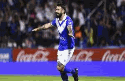 Vélez ganó en Liniers y se metió en zona de Copa Libertadores