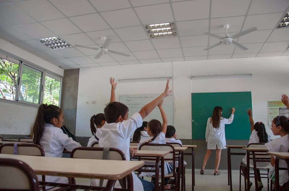 Los niños de jardín a tercer grado podrán estar en el aula sin tapabocas: “Afecta la alfabetización”