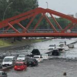 Durante las fuertes lluvias, se inundaron varias calles porteñas y la avenida General Paz