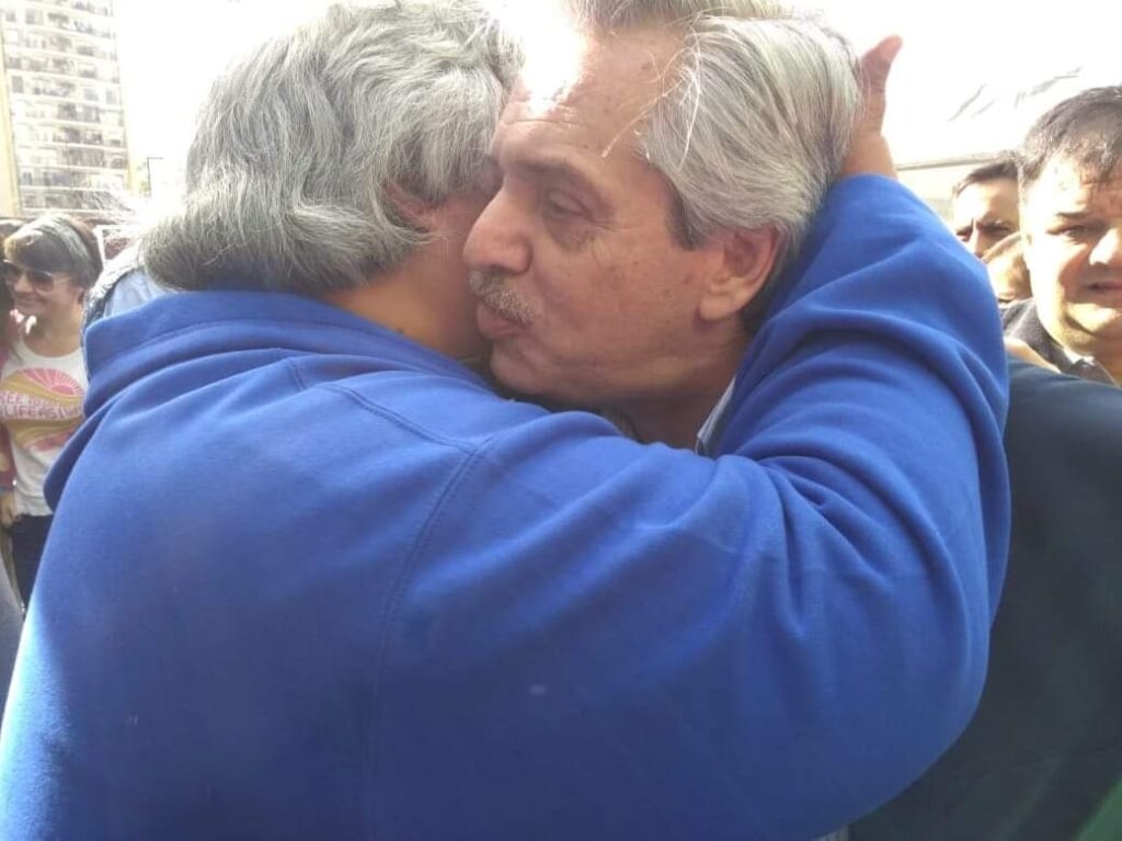 Alberto Fernández felicitó al presidente de la Comuna 8, la única donde ganó el FdT