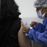 Ciudad ya aplica dosis adicionales a casi 20.000 mayores de 50 años que se han vacunado con Sinopharm.