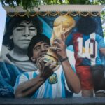 A un año de su muerte, inauguraron un mural de Diego Maradona en Parque Patricios