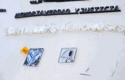 Baldosas y restitución de carnets para socios detenidos desaparecidos en Vélez