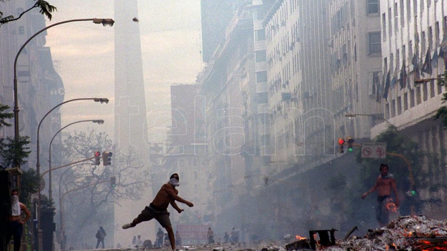 Movimientos políticos convocan a un acto a Plaza de Mayo a 20 años del “Argentinazo”
