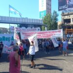 Trabajadores de Garbarino cortaron el Puente Pueyrredón para exigir el pago de sueldos adeudados